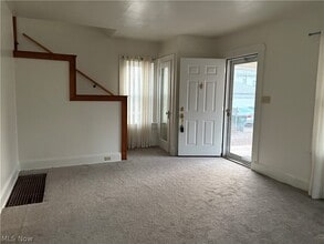 315 E 10th St in Dover, OH - Building Photo - Building Photo