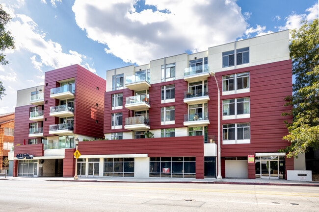 119 S Los Robles Ave, Unit 305