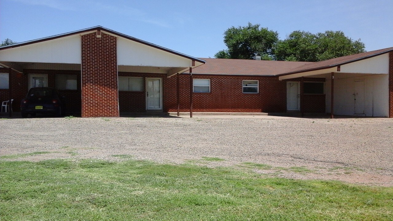 800 Sycamore St, Unit #1 in Clovis, NM - Building Photo