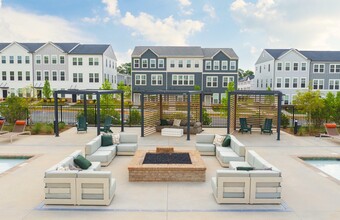 Elan Prosperity Village in Charlotte, NC - Building Photo - Building Photo