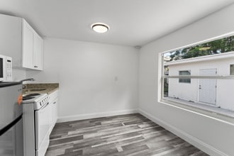 513 Franklin Rd in West Palm Beach, FL - Building Photo - Building Photo
