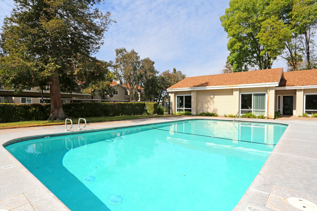 Cambridge Park in Sacramento, CA - Building Photo