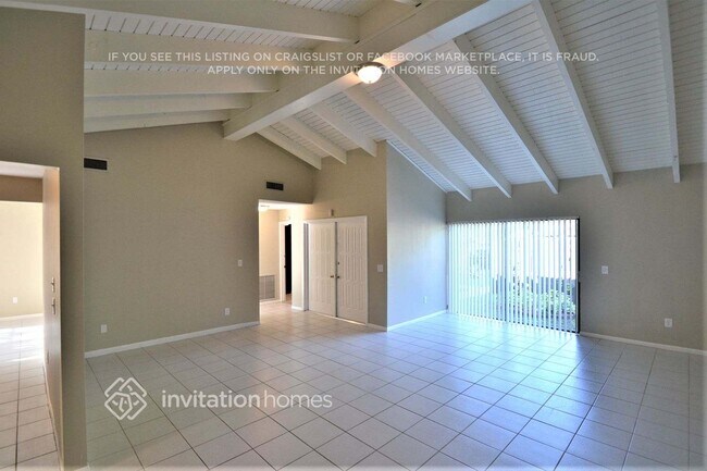 13517 SW 108th St Cir in Miami, FL - Building Photo - Building Photo