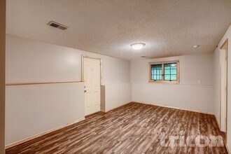 18829 147th St NW in Elk River, MN - Foto de edificio - Building Photo