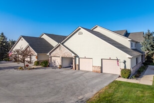 Hawthorne Place Apartments in Pewaukee, WI - Building Photo