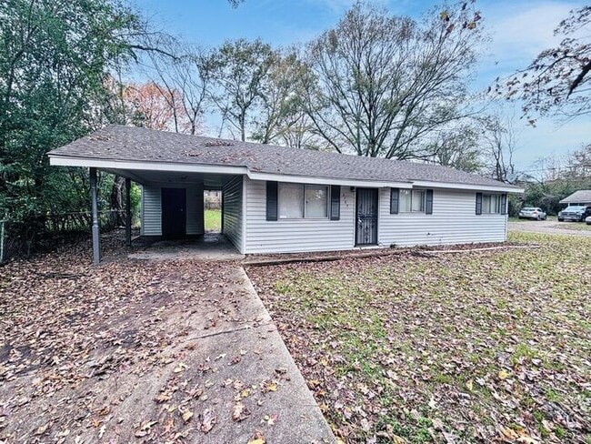 2705 Charleston Dr in Jackson, MS - Building Photo - Building Photo