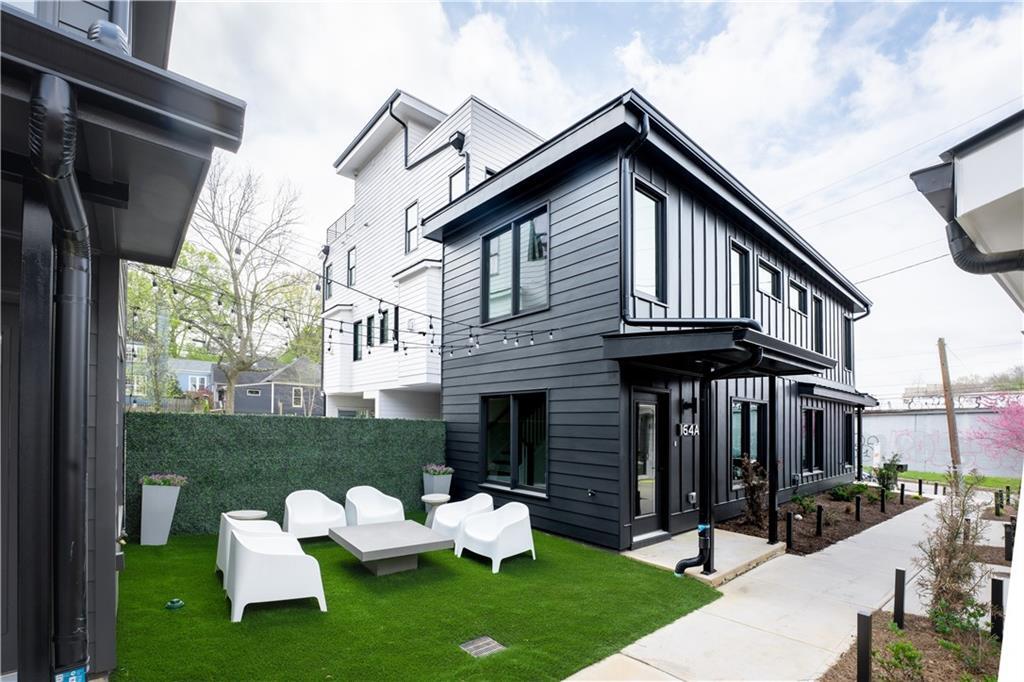 160 Holtzclaw St SE in Atlanta, GA - Building Photo