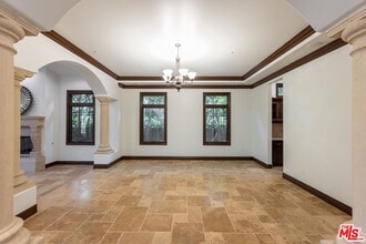 120 S Almont Dr in Beverly Hills, CA - Building Photo - Building Photo