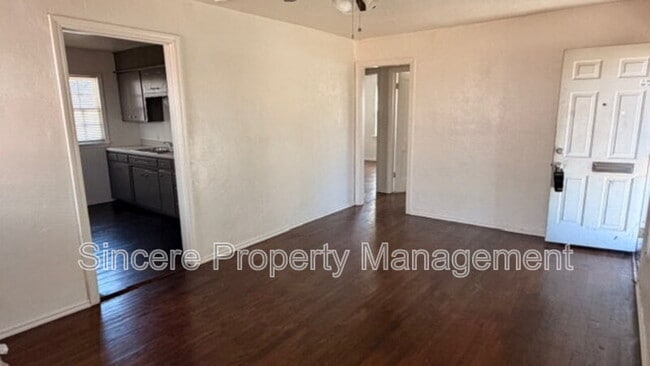 2132 Miramar Blvd in Oklahoma City, OK - Foto de edificio - Building Photo