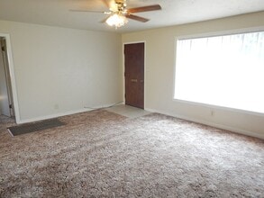 1070 NE Allen Ave in Prineville, OR - Building Photo - Building Photo