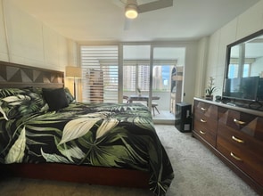 425 Ena Rd in Honolulu, HI - Building Photo - Building Photo