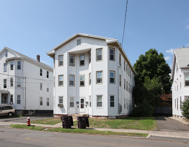 350 Washington St in New Britain, CT - Foto de edificio - Building Photo