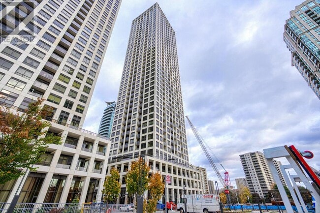 property at 30-1330 Elm Dr W