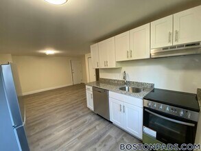 15 Chester St in Cambridge, MA - Foto de edificio - Building Photo