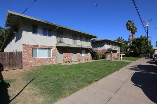 Barrett Place Apartments in Yuba City, CA - Building Photo - Other