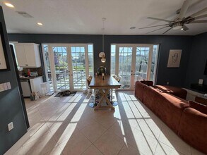 6094 Oak Bluff Way in Greenacres, FL - Foto de edificio - Building Photo
