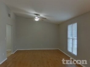 2821 Honey Bear Ct in Palm Harbor, FL - Building Photo - Building Photo