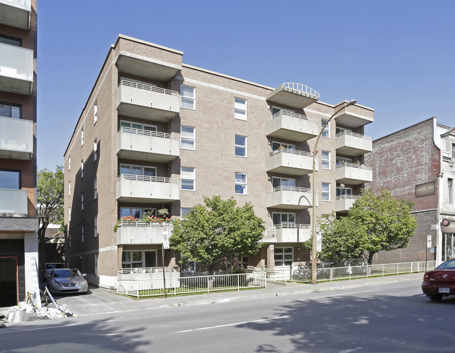 2265 Sainte-Catherine E in Montréal, QC - Building Photo