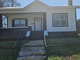 109 60th St in Fairfield, AL - Building Photo