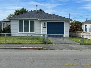 2448 Union St in Eureka, CA - Building Photo - Building Photo