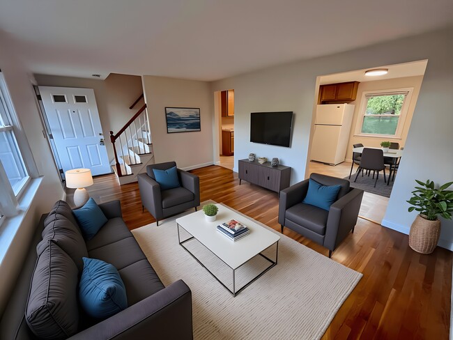 property at 8 Crestwood Ln