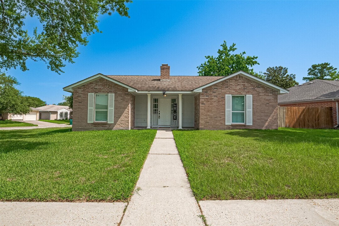 3234 Mourning Dove Dr in Spring, TX - Building Photo