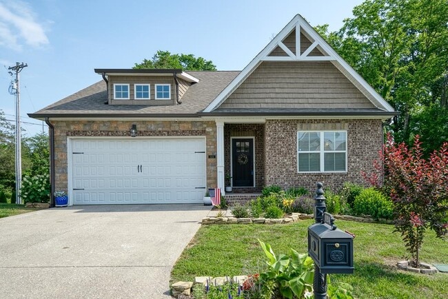 property at 1124 Cross Pointe Dr