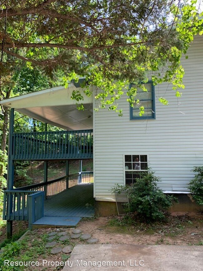 3211 Country Ln Rentals in Gainesville, GA