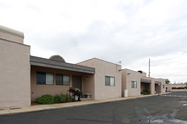 4117-4125 E Bellevue St in Tucson, AZ - Foto de edificio - Building Photo