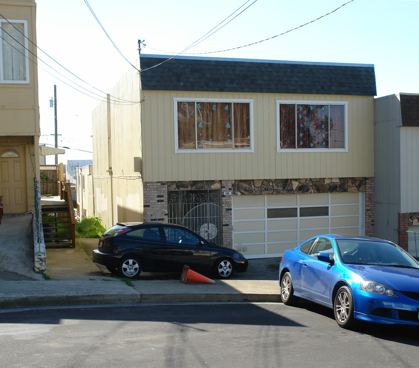 164 Tallwood Dr in Daly City, CA - Foto de edificio