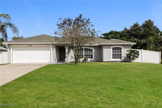 property at 1648 Lindsay Ave