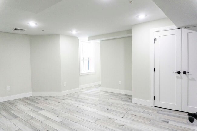 79 Linden St, Unit 1