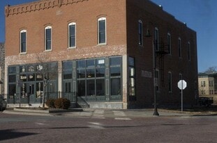 602 High St in Baldwin City, KS - Building Photo