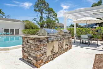 Vista North in Tampa, FL - Building Photo - Building Photo