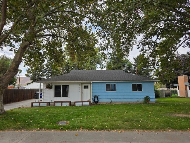 417 Cottonwood Dr in Richland, WA - Building Photo - Building Photo