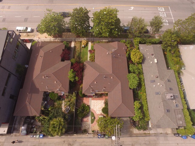 310-316 Grand Blvd in Venice, CA - Foto de edificio - Building Photo