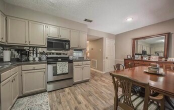 111 Wellington Pl in West Monroe, LA - Foto de edificio - Building Photo