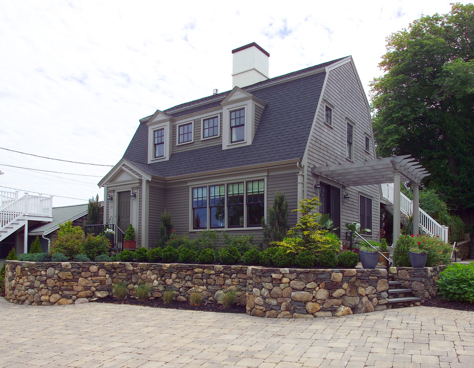 31 Brewster St in Plymouth, MA - Foto de edificio