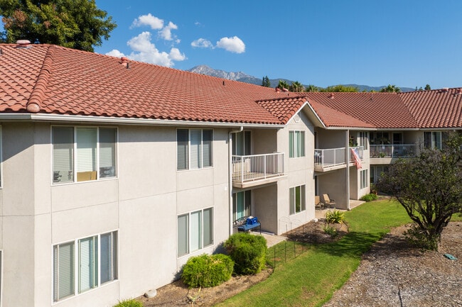 Holiday Valencia Commons in Rancho Cucamonga, CA - Building Photo - Building Photo