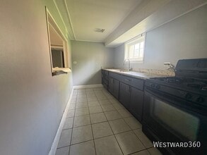 9150 S Colfax Ave in Chicago, IL - Building Photo - Building Photo