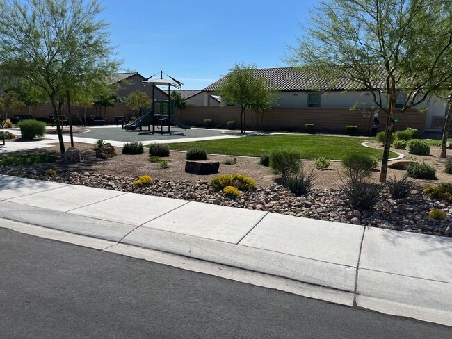 6016 Bugsy St in North Las Vegas, NV - Building Photo - Building Photo