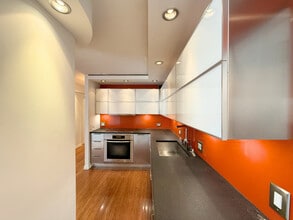 211 E Ohio St in Chicago, IL - Building Photo - Building Photo