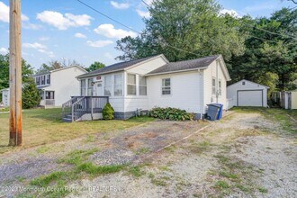 446 E Arverne Ave in Ocean Gate, NJ - Building Photo - Building Photo