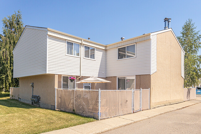 Brander Village II in Edmonton, AB - Building Photo - Building Photo