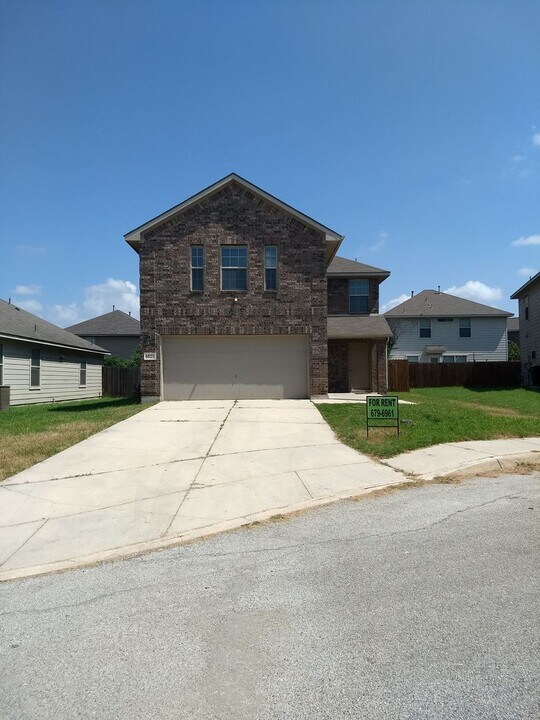 6523 Candlearch Cir in San Antonio, TX - Building Photo