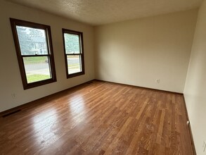 5814 Laporte Dr in Lansing, MI - Foto de edificio - Building Photo