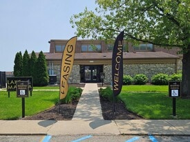 Lake Marina Apartments in Indianapolis, IN - Building Photo