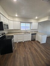 1101 Rosewood Dr in Clovis, NM - Building Photo - Building Photo