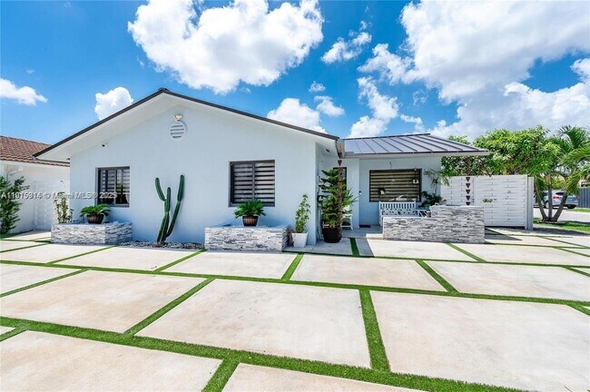 13818 SW 11th St in Miami, FL - Building Photo - Building Photo