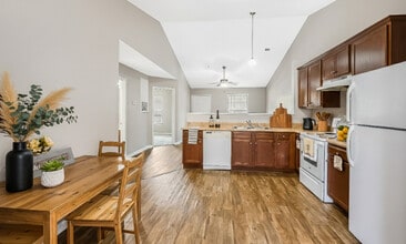 Meadow Creek Townhomes in Concord, NC - Building Photo - Building Photo